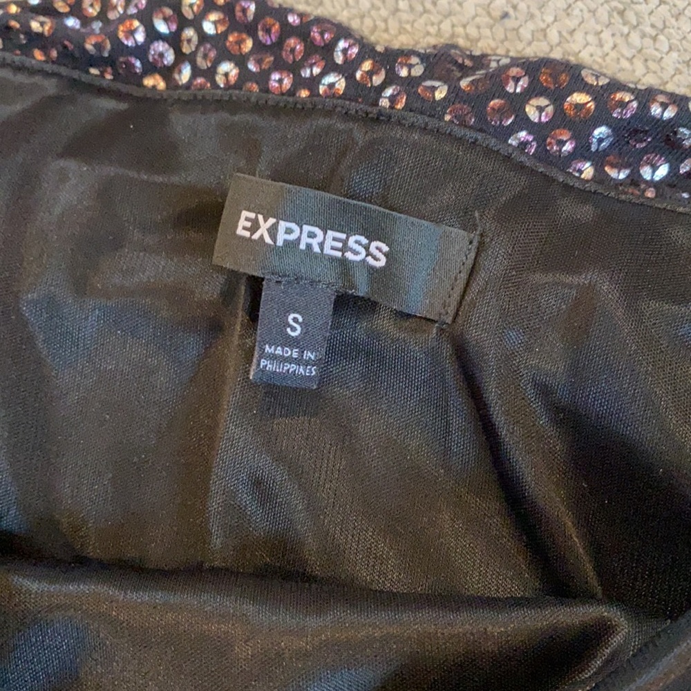 Express dress - Picture 3 of 5